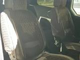 Kia Carnival 2001 года за 1 800 000 тг. в Семей – фото 4
