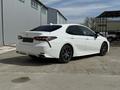 Toyota Camry 2021 года за 10 400 000 тг. в Костанай – фото 3