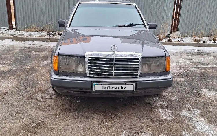 Mercedes-Benz E 280 1993 годаfor1 800 000 тг. в Астана