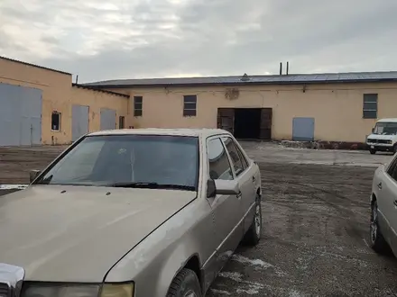 Mercedes-Benz E 230 1992 года за 1 900 000 тг. в Жезказган – фото 2