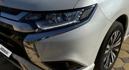 Mitsubishi Outlander 2022 года за 8 500 000 тг. в Атырау – фото 2