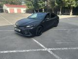 Toyota Camry 2023 года за 21 000 000 тг. в Астана