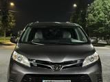 Toyota Sienna 2017 года за 16 700 000 тг. в Алматы