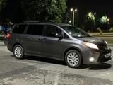 Toyota Sienna 2017 года за 16 700 000 тг. в Алматы – фото 3