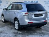 Mitsubishi Outlander 2013 годаүшін8 000 000 тг. в Семей – фото 3