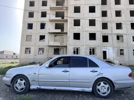 Mercedes-Benz E 280 1997 года за 1 500 000 тг. в Кызылорда – фото 2
