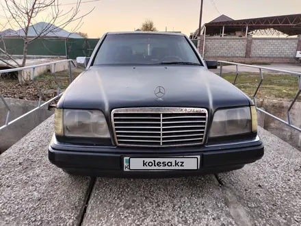 Mercedes-Benz E 220 1994 года за 1 600 000 тг. в Алматы – фото 4