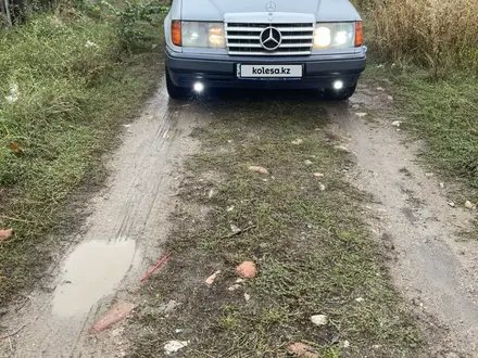 Mercedes-Benz E 230 1992 года за 1 500 000 тг. в Алматы – фото 2