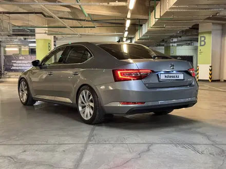 Skoda Superb 2018 года за 11 000 000 тг. в Алматы – фото 3