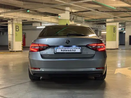 Skoda Superb 2018 года за 11 000 000 тг. в Алматы – фото 4