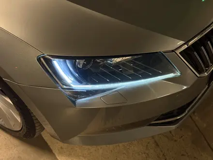 Skoda Superb 2018 года за 11 000 000 тг. в Алматы – фото 10
