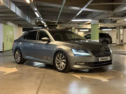 Skoda Superb 2018 года за 11 000 000 тг. в Алматы – фото 9