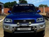 Toyota RAV4 1998 годаүшін3 200 000 тг. в Жезказган