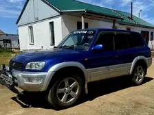 Toyota RAV4, 1998