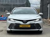 Toyota Camry 2019 года за 14 250 000 тг. в Алматы