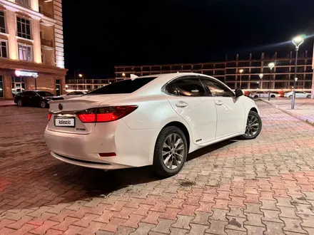 Lexus ES 300h 2015 года за 11 000 000 тг. в Актау – фото 2