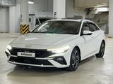 Hyundai Elantra 2023 года за 7 650 000 тг. в Астана – фото 2