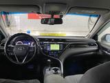 Toyota Camry 2018 года за 16 500 000 тг. в Байконыр – фото 4