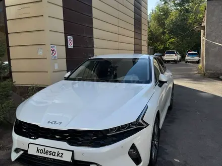 Kia K5 2022 года за 11 000 000 тг. в Алматы – фото 3