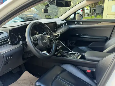 Kia K5 2022 года за 11 000 000 тг. в Алматы – фото 6