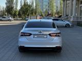 Toyota Camry 2018 годаfor15 200 000 тг. в Актобе – фото 4