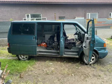 Volkswagen Multivan 1995 года за 3 800 000 тг. в Караганда – фото 3