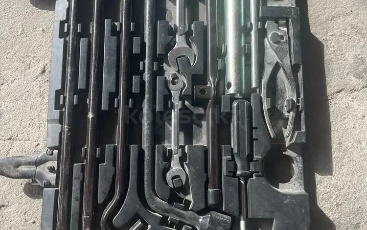 Ключи домкрата на Toyota Prado 120 за 35 000 тг. в Астана