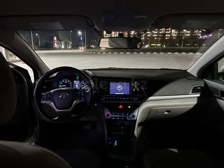 Hyundai Elantra 2016 года за 4 700 000 тг. в Актобе – фото 13