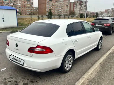 Skoda Superb 2013 года за 4 400 000 тг. в Усть-Каменогорск – фото 2