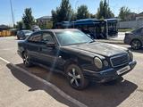 Mercedes-Benz E 230 1997 годаүшін850 000 тг. в Астана