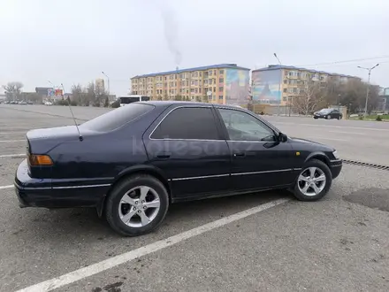 Toyota Camry 1997 года за 4 200 000 тг. в Тараз – фото 4