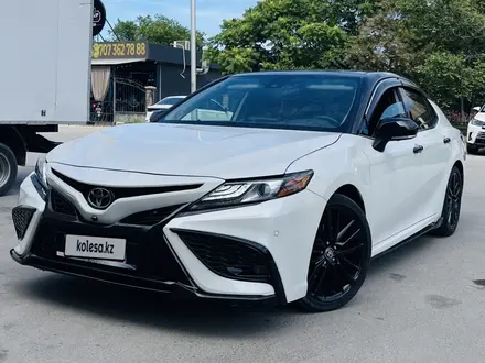 Toyota Camry 2023 года за 13 800 000 тг. в Актау – фото 2