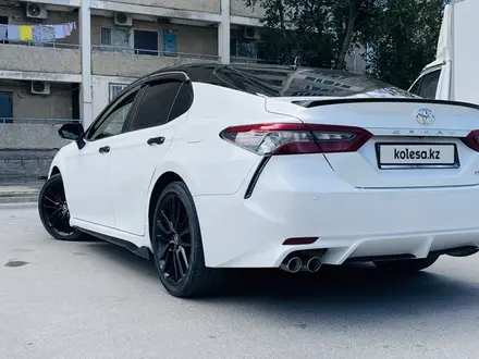 Toyota Camry 2023 года за 13 800 000 тг. в Актау – фото 3