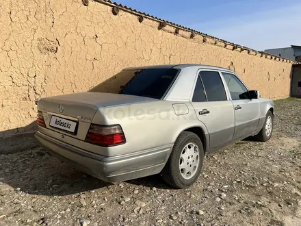 Mercedes-Benz E 280 1994 года за 2 300 000 тг. в Туркестан – фото 2