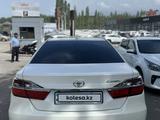 Toyota Camry 2018 года за 10 500 000 тг. в Шымкент – фото 3