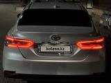 Toyota Camry 2021 года за 13 500 000 тг. в Алматы – фото 4