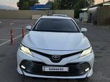 Toyota Camry 2021 года за 13 500 000 тг. в Алматы