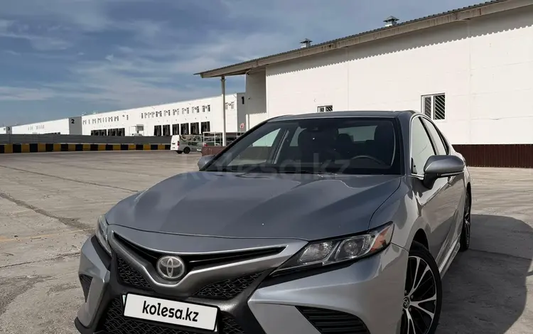 Toyota Camry 2021 года за 10 500 000 тг. в Караганда