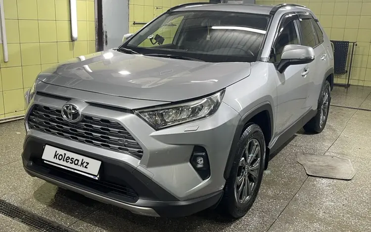 Toyota RAV4 2023 годаfor18 500 000 тг. в Алматы