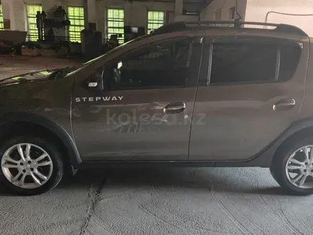 Renault Sandero Stepway 2019 года за 5 300 000 тг. в Караганда – фото 2
