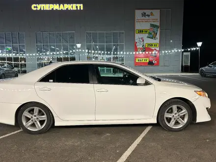 Toyota Camry 2013 года за 5 100 000 тг. в Уральск – фото 4