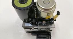 Блок ABS Toyota 4451030250 насос ABS гибрид за 55 500 тг. в Астана – фото 2