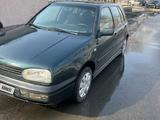 Volkswagen Golf 1997 года за 1 400 000 тг. в Алматы