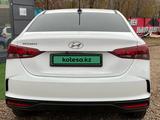 Hyundai Accent 2021 года за 6 800 000 тг. в Кокшетау – фото 3