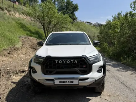 Toyota Hilux 2024 года за 31 500 000 тг. в Алматы – фото 2