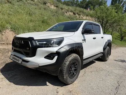 Toyota Hilux 2024 года за 31 500 000 тг. в Алматы