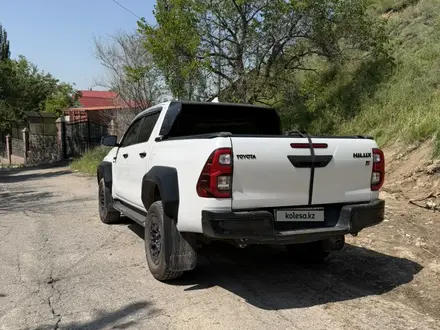 Toyota Hilux 2024 года за 31 500 000 тг. в Алматы – фото 6