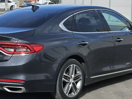 Hyundai Grandeur 2017 года за 11 400 000 тг. в Алматы – фото 2
