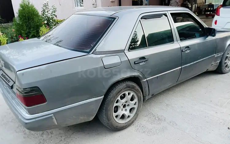 Mercedes-Benz E 200 1991 года за 480 000 тг. в Алматы