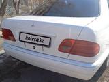 Mercedes-Benz E 240 1998 года за 2 700 000 тг. в Караганда – фото 4